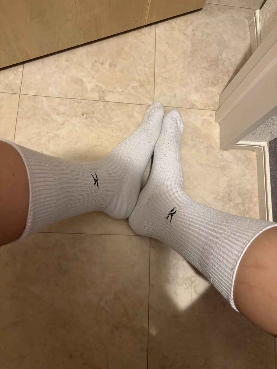 asisocks_white's tweet photo. ミズノの白ソックスも好きです https://t.co/t3MZNnjIWA
