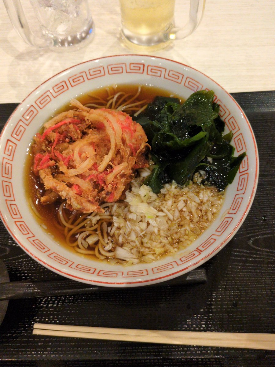 oratnek13's tweet image. 習志野市　天然温泉湯〜ねる
酒トメシ黒豚そば　天ぷらそば
紅生姜と玉ねぎのかき揚げ
予想より美味い
ラーメンどんぶりなのも良い
#健康ランド　#サウナ飯　#蕎麦活