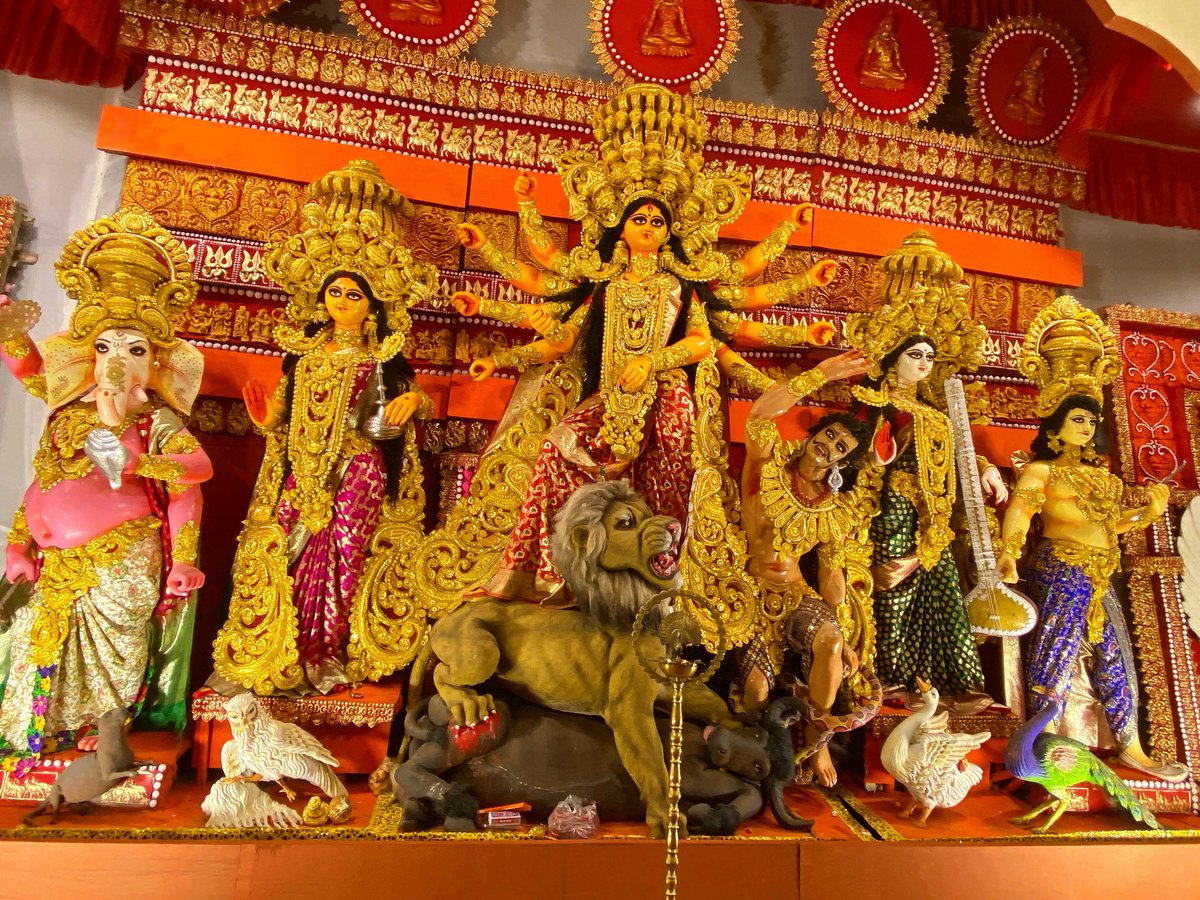 ayanghosh_83's tweet photo. T 1544 - 🙏🏻 HAPPY MAHASHASHTHI 🙏🏻
You will rarely find another pair of such festival
#sreesangha #behala #westbengal #experiencebengal 
#durgapuja #durgapuja2025 #festival #colorsoflife #landscape #wallpaper #incredibleindia #creativeimages #iphone #iphone11 #ayansphotography https://t.co/cyUyXUTiJV