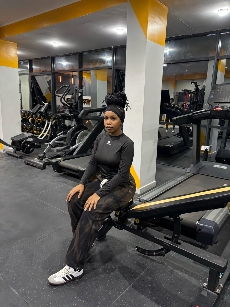 Happy new month everyone 🥳😍
Tuendelee kukutana gym 😊