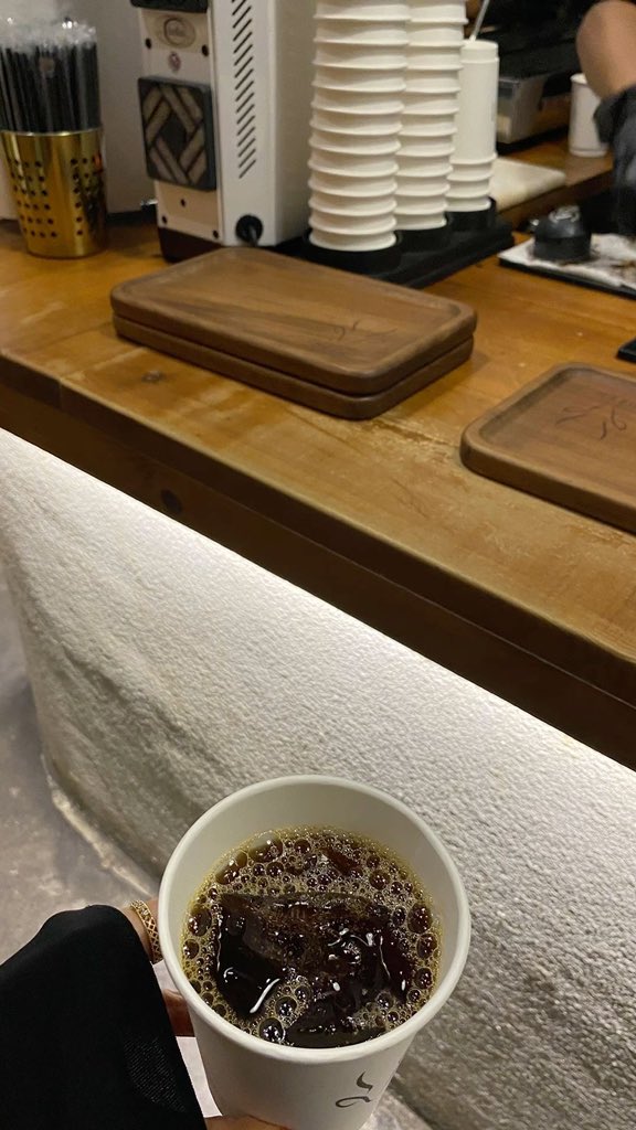 مُره إلا إنها تحّلي اليوم🤎

 #اليوم_العالمي_للقهوه