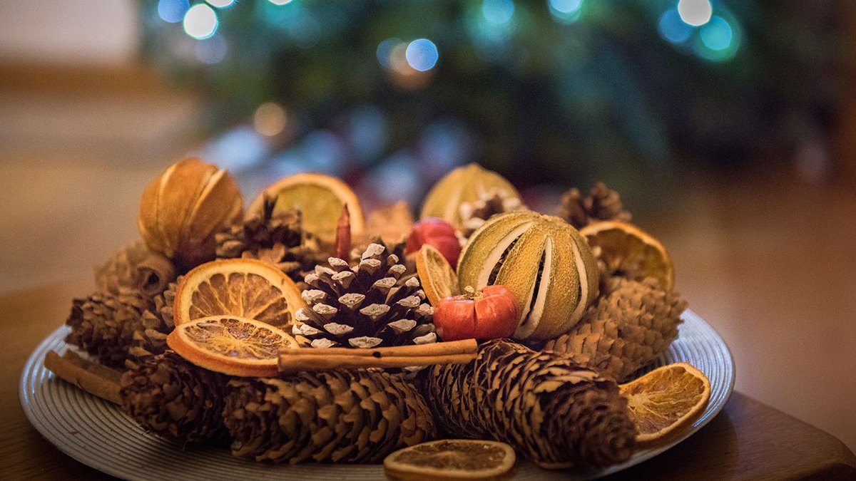 We have some Autumn &amp; Winter breaks available here at Old Barn (🤫some festive dates too!) 🍂❄️🎄

DON'T MISS OUT 👉🏼 shorturl.at/g5CzD

#Autumnbreak #WinterGetaway #FestiveSeason