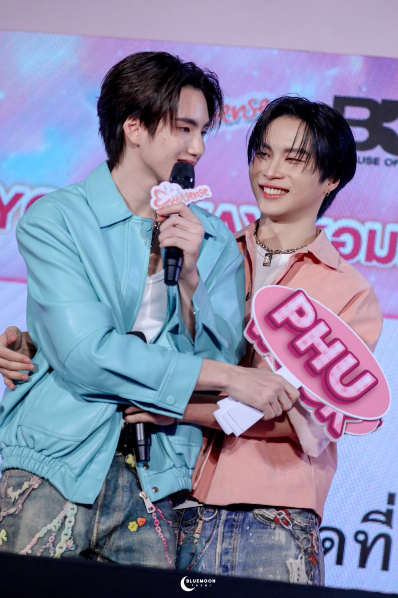 ภูภูน่ากอดทิ้สุด มุจั๋งคอนเฟิร์ม

#EversensexBUS
#JUNGT #PHUTATCHAI