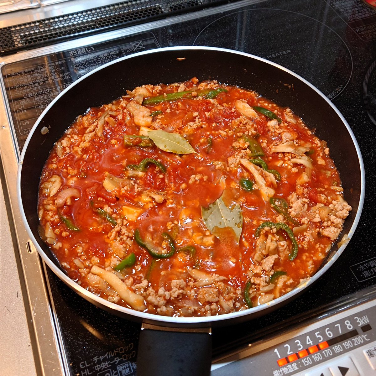 暫く煮る🍅