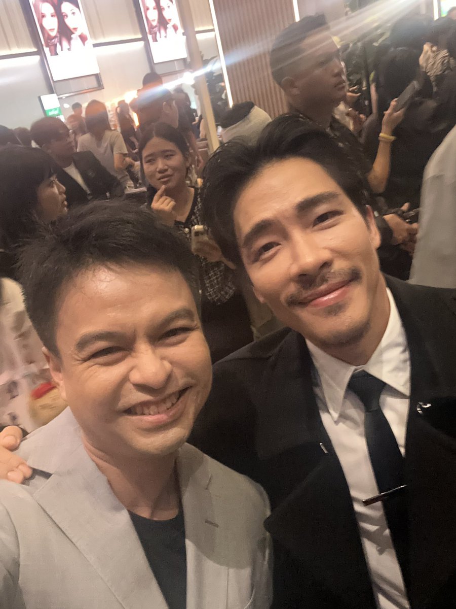 ฟิน จบ กลับบ้าน 
ถือว่า mission accomplished 
#ใครในกระจก #MystiqueInTheMirror