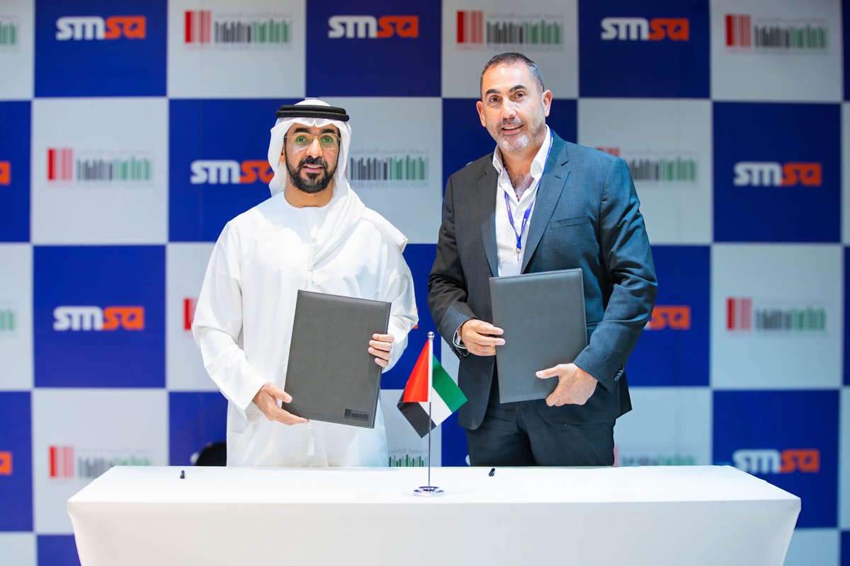 في شراكة استراتيجية جديدة وقّعت جمعية الناشرين الإماراتيين مذكرة تفاهم مع شركة سمسا للنقل، لتقديم حلول وخدمات لوجستية مخصصة لأعضاء الجمعية، تدعم صناعة النشر في دولة الإمارات ومنطقة الخليج، حيث تعزز هذه الخطوة حضور الناشرين وتفتح أمامهم آفاقاً للوصول إلى أسواق جديدة ونشر المعرفة.