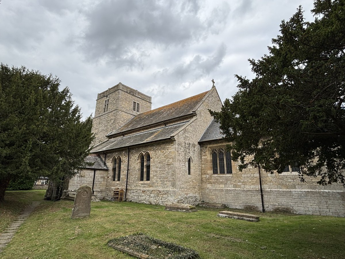 smilingwillhelp's tweet image. Been digging into my family tree. Visited some lovely places searching for distance relatives. This is Scopwick in Lincolnshire. #churches