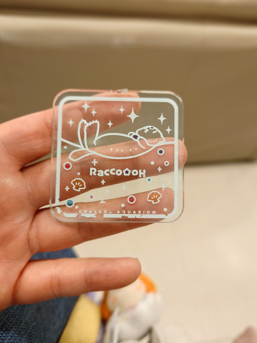 m_p_hal's tweet image. ちふみさんのラッコ王キーホルダー、子どもの習い事カバンに付けていたんだけど、誰かに踏まれて割れた模様
身代わりになってくれたのかな
いままでありがとう