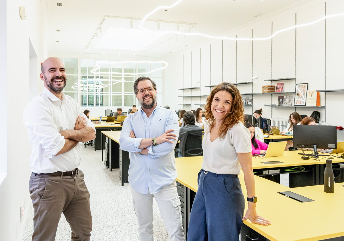 RomanReputation's tweet image. Crecer no es solo sumar proyectos o talento, es dar pasos con visión de futuro. Hoy abrimos nuestra nueva oficina en Madrid: la Roman Brands House, un espacio creativo, digital e innovador.

¡Os esperamos en nuestra nueva casa!
#RomanBrandsHouse