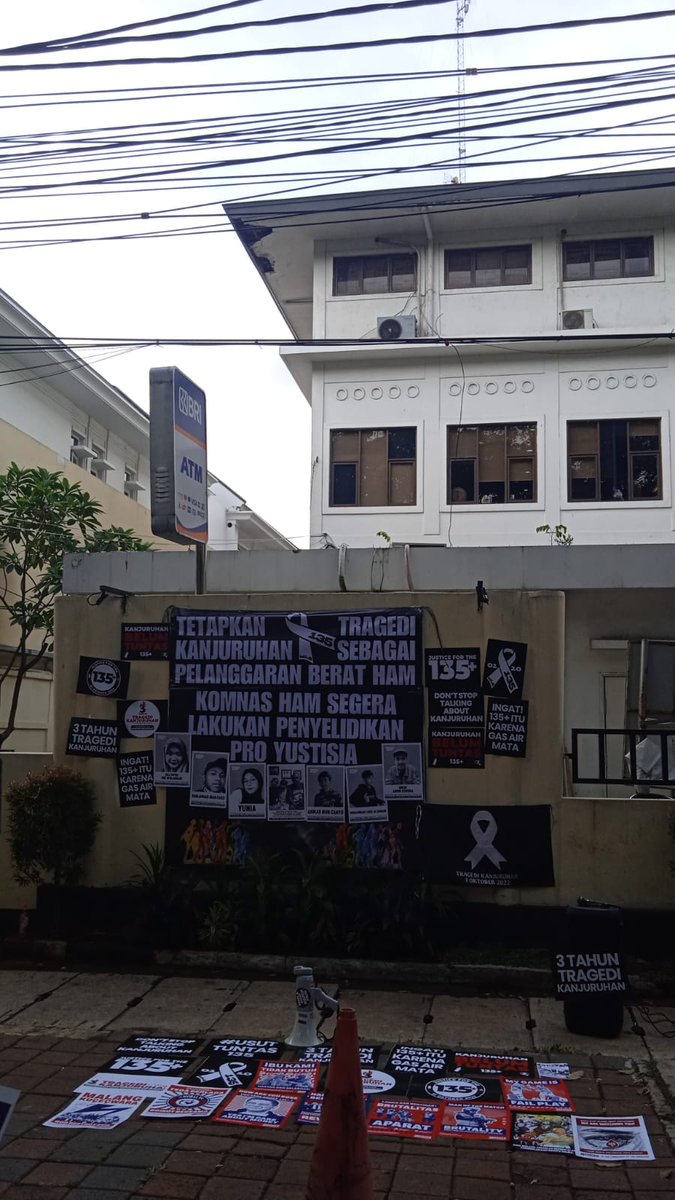 Never Forget 135+

Mereka dibunuh !!!

#KanjuruhanBelumTuntas 
#1312