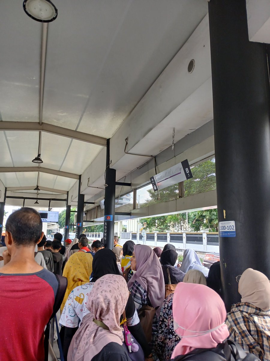 mencoba menjadi user 4K pada rush hour...
