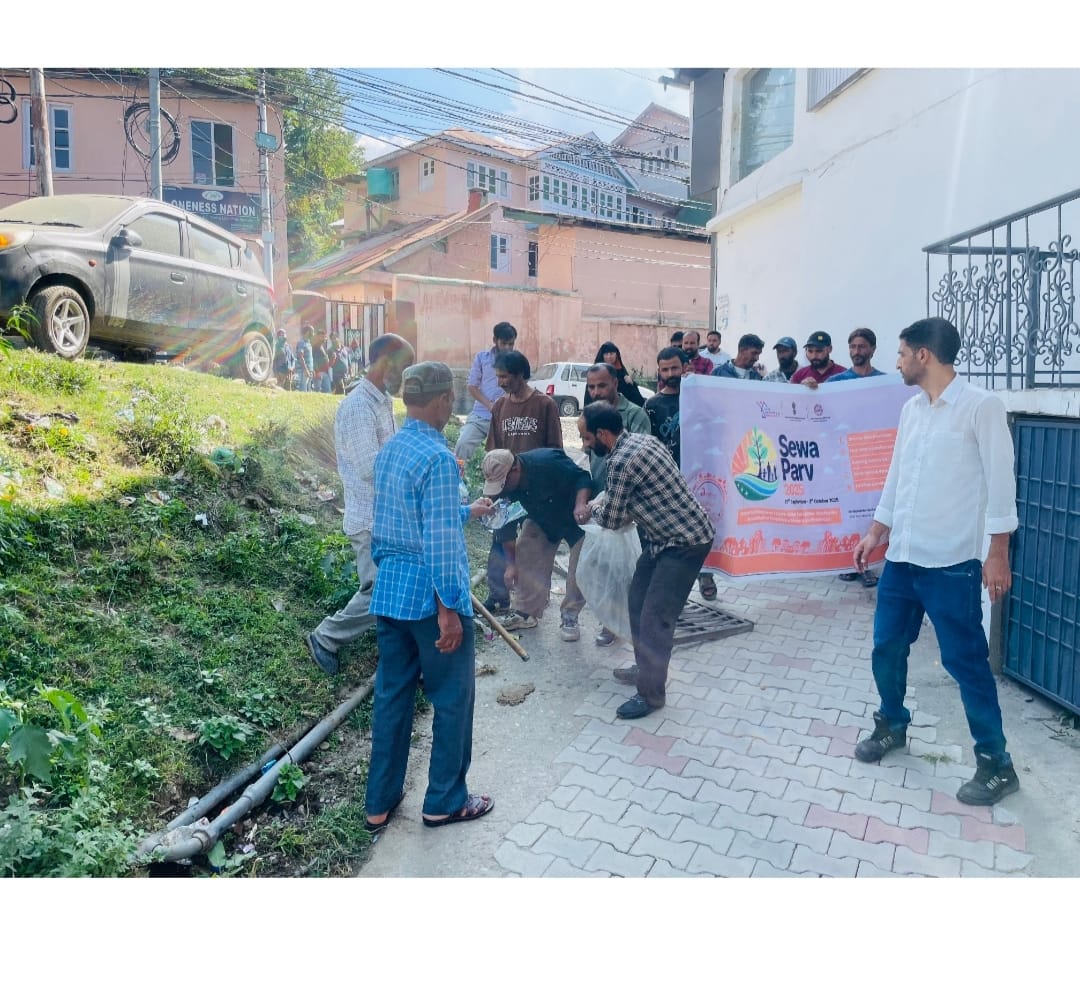 MCBhaderwah's tweet photo. Sanitation drive @harvinder_ias
@MoHUA_India
@Devansh_IAS
@mandeep082
@SwachSurvekshan
@md_sbm
@SwachhBharatGov
@JammuUlb
@JKHUDD1
#SWAAHA
#swachhjk
@SwachhBharat @MoJSDDWS @MoHUA_India @SwachhBharatGov
#SHS2025 #SwachhtaHiSeva2025
#Swachhotsav https://t.co/qPJHg2sFUP