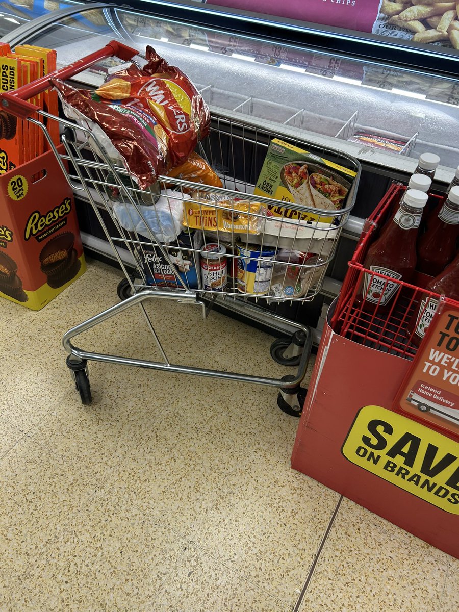 C_ourtney__'s tweet photo. @IcelandFoods this store is constantly a mess! all these pictured have been here to 3 days + without moving! not to mention the staff member who i’ve had to complain about before is constantly on her phone when serving. couldn’t hand me the receipt before checking her phone https://t.co/1pVIaqu42h