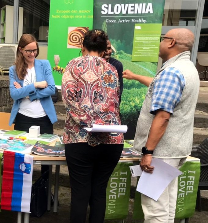 SLOinETH's tweet photo. To conclude the celebration of the #EuropeanDayOfLanguages, Slovenian Embassy in Addis Ababa participated at a Speak-Dating event where 🇪🇹 Ethiopian students practised their first 🇸🇮 Slovenian words. https://t.co/xNApg1pvJD