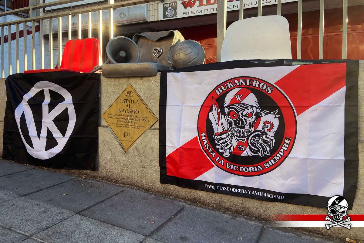 Mañana volvemos a tener las míticas banderas del grupo en la previa.

La de la V y la K, y la de la calavera prohibida.

Pillatelas para reventarlo por Europa, por 14€ socios, 18€ no socios y si eres socio pillate las dos por 25€.

¡EUROPA PREPÁRATE!