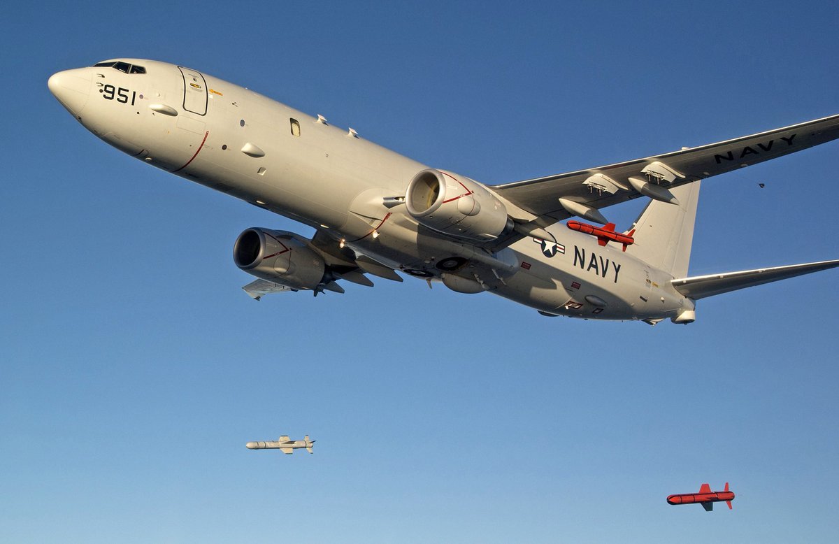 Está madrugada estuvieron activos dos aviones P-8 Poseidon en el Mar Caribe.

Estos aviones son especializados en vigilar los mares, de allí su nombre.

Los aviones viajan artillados con un conjunto de armas que van desde antisubmarinas hasta misiles aire-aire.
