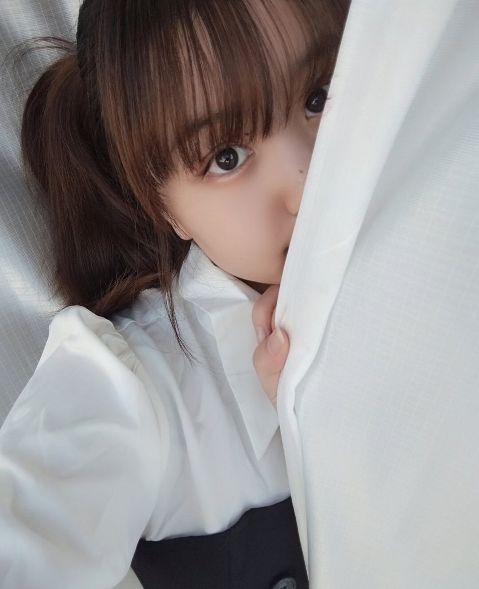 yui_a_1103's tweet image. カーテン使っての撮影📸サイドポニー
 #安藤ゆい  #おすすめ  #撮影  #サイドポニー