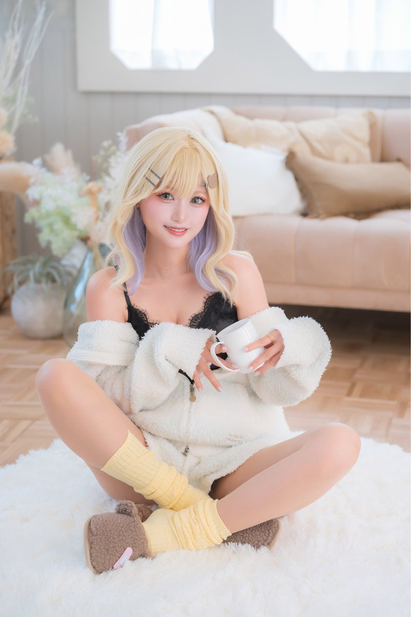 緑川アリー@ホロクル10th【F-16】 (@allyIllust) / X