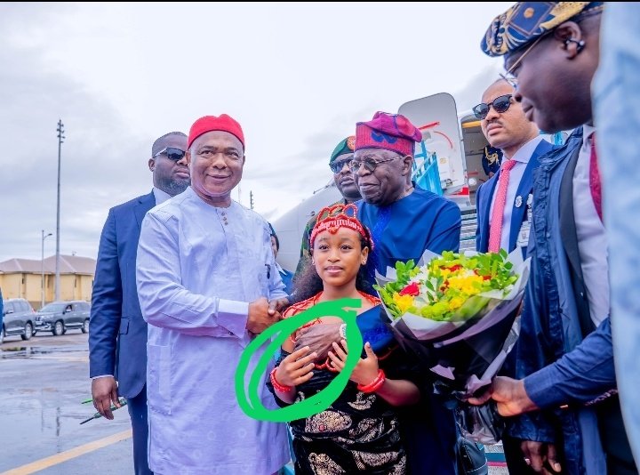 Na how e dey take start, what is your president's hand doing on the little girl's chest 🤧

If na reasonable pesin for this contri do am, everywhere for don the hot, but I can see many Nigerians playing "blind eyes" on this one 

mo wa ni alaafia....

<a href="/yabaleftonline/">YabaLeftOnline</a>
