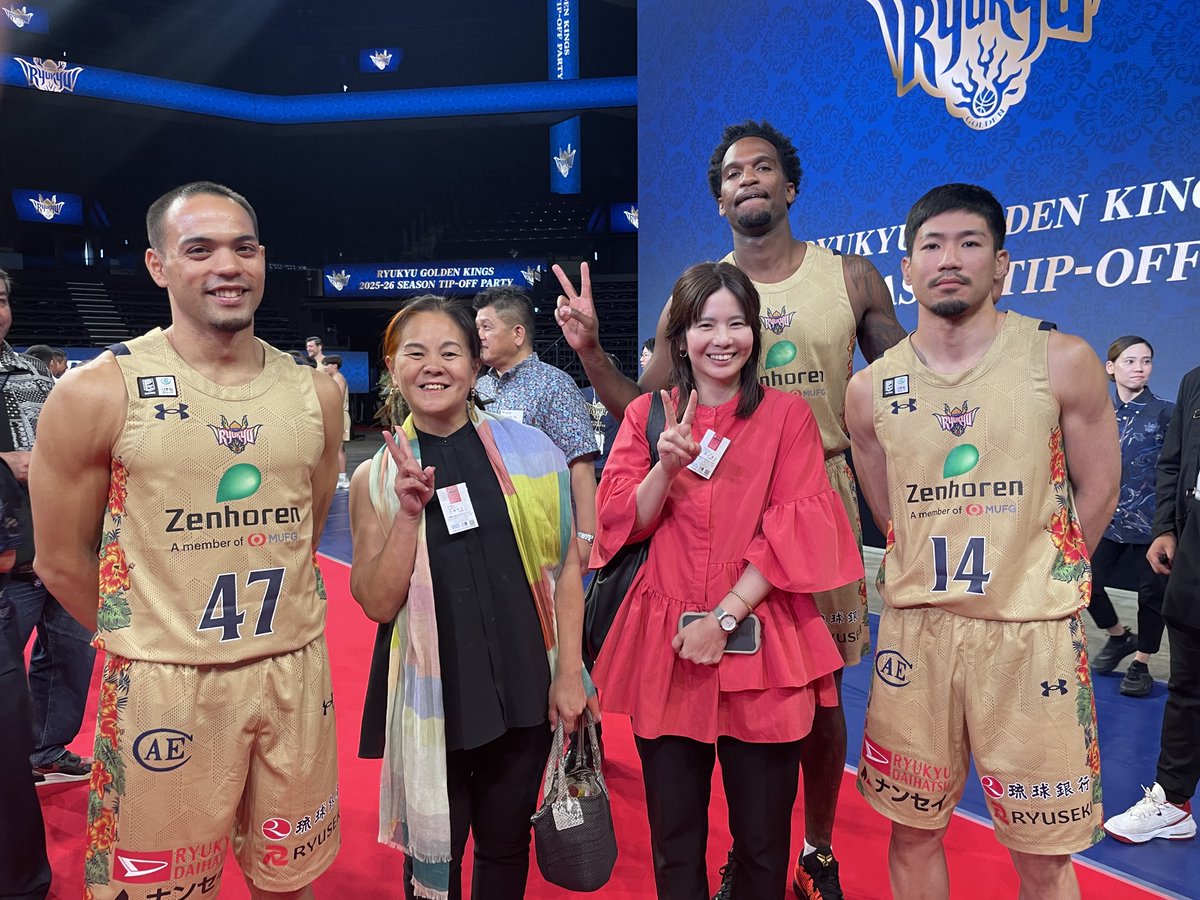 switch_STTA's tweet photo. 沖縄サントリーアリーナにて開催された
琉球ゴールデンキングス「TIP-OFF PARTY 2025-26」に、
弊社より専務取締役 赤嶺および設計施工デザイン部 主任 小橋川が参加いたしました。今後も弊社は、地域スポーツの発展と琉球ゴールデンキングスの活躍を応援してまいります。 https://t.co/xtcEYrX8cu