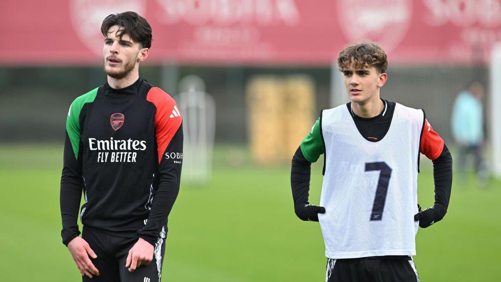 Arsenalnewschan's tweet photo. 🗣️Declan Rice on #Arsenal youngster Max Dowman: “Obviously, Max is only 15, just going to be turning 16 in December. I’ve never seen a 15-year-old so comfortable around the first team, it’s insane. They actually are just kids. I said to Max on the way back from pre-season tour, I couldn’t get my head around it that he was going back to school.

“He FaceTimed the other day and he had his school uniform on, and I was like: ‘Mate, you’ve just played in the Premier League a week ago, and now you’re walking back through the school gates’. Even me as a 15-year-old, going into West Ham’s first-team dressing room, I would no way have been as confident as he was.

“I would’ve been quiet in the corner. Unless someone spoke to me, I wouldn’t have spoken to them, whereas I feel like now, Max especially, he’s just so confident in himself and his ability. The support network here is incredible and I’ve seen the academy – the way they work, it’s insane.”