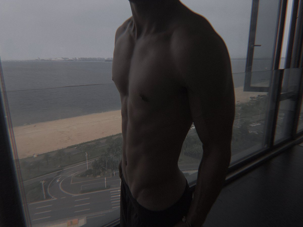 总觉得少了点什么，原来跑步的时候把项链摘了