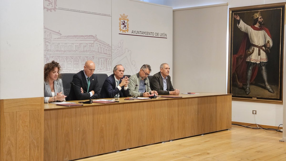 🔵Hoy firmamos acuerdos del Diálogo Social en <a href="/LeonAyto/">Ayuntamiento de León</a> junto a <a href="/CCOOLeon/">CCOO de León</a> <a href="/UGT_Comunica/">UGT</a> León 

#leonesp #empleoLeón #empresasdeLeón #diálogoSocial
