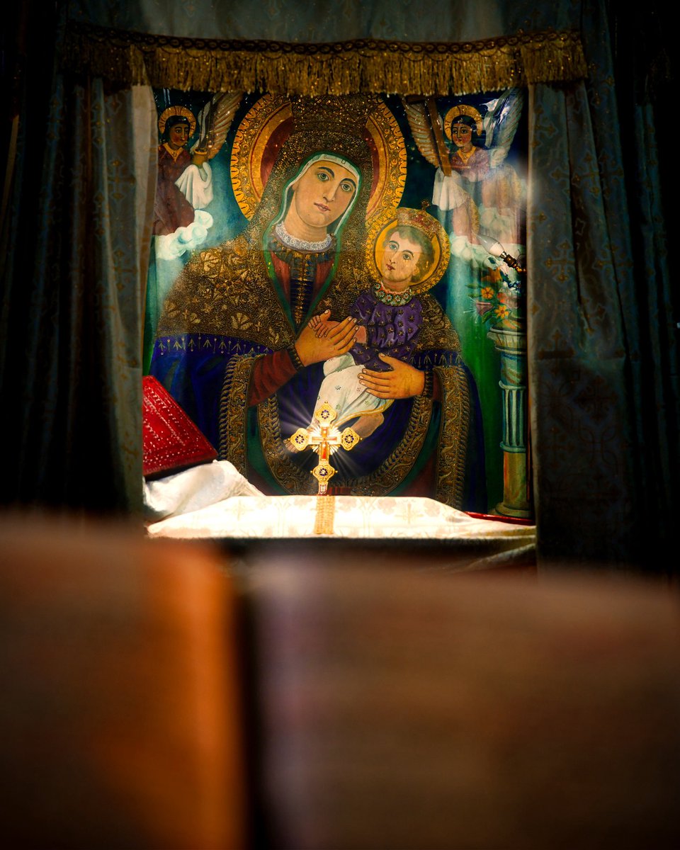 ‘እኔ የተጠማሁ ነኝ ፤ አንቺ የወርቅ መቅጃ ነሽ ፣ ልጅሽ የሕይወት ውኃ ነው፡፡
እኔ ገደል ተሻጋሪ ነኝ ፤ አንቺ ድልድይ ነሽ ፤ ልጅሽ የደስታ ሥፍራ ነው፡፡ 
እኔ ቁስለኛ ነኝ ፤ አንቺ የመድኃኒት ብልቃጥ ነሽ ፣ ልጅሽ መድኃኒት ነው፡፡ ...'
አባ ጊዮርጊስ