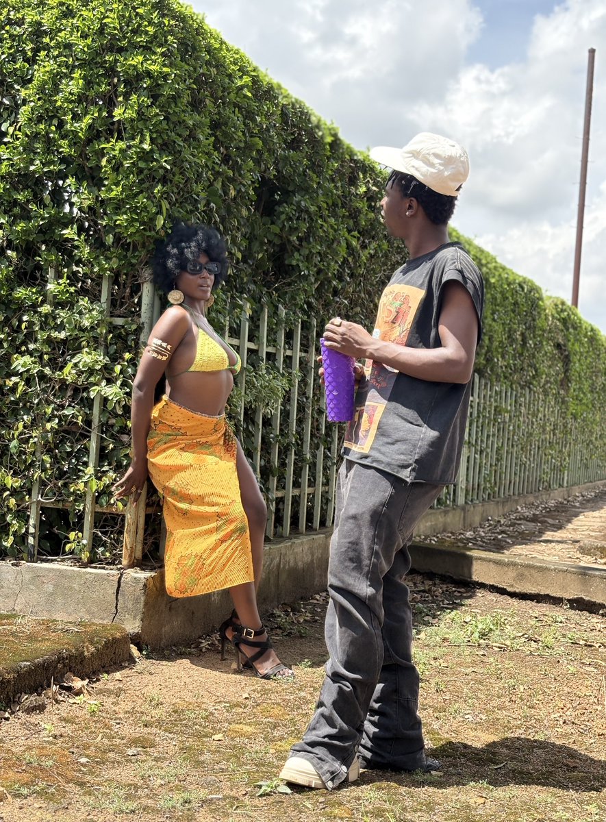 versejunior's tweet image. New music to be out (10th October) title - “SHAKE IT”