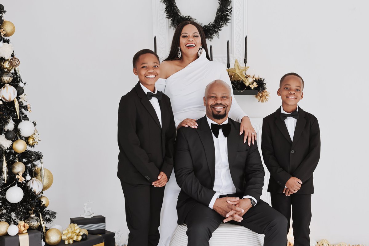 isense's tweet photo. STUDIO CHRISTMAS PHOTOSHOOT bookings are now open for this year’s CHRISTMAS sessions!

Booking details: 
083 417 0170 
ilani@isense.co.za 
https://t.co/Vzh9mZXTtB https://t.co/4iJBRTsYOu