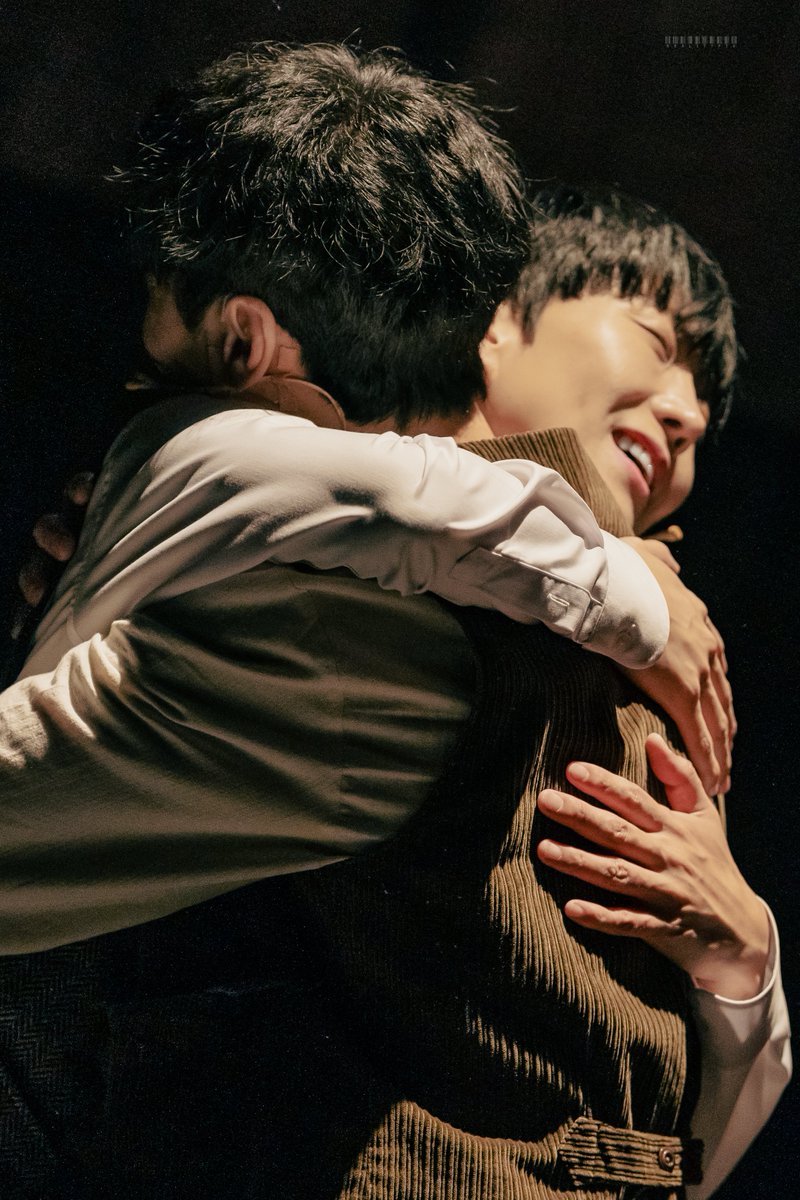 2025. 10. 1.(D) 그레이 하우스
커튼콜

제롬 밀러 役 | 김재범 배우님
키이스 벨 役 | 주민진 배우님

서로를 또 다른 자신처럼 여겼지