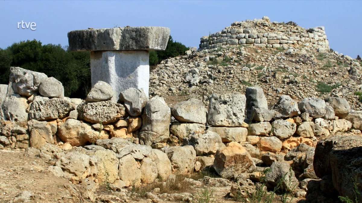 👉 El periodo talayótico de la isla de Menorca, situado entre los siglos XV y I antes de nuestra era, se distingue por sus yacimientos y sepulturas prehistóricas. Es el último lugar español aceptado en la lista de Patrimonio Mundial, en el año 2023.

#SaberyGanar
