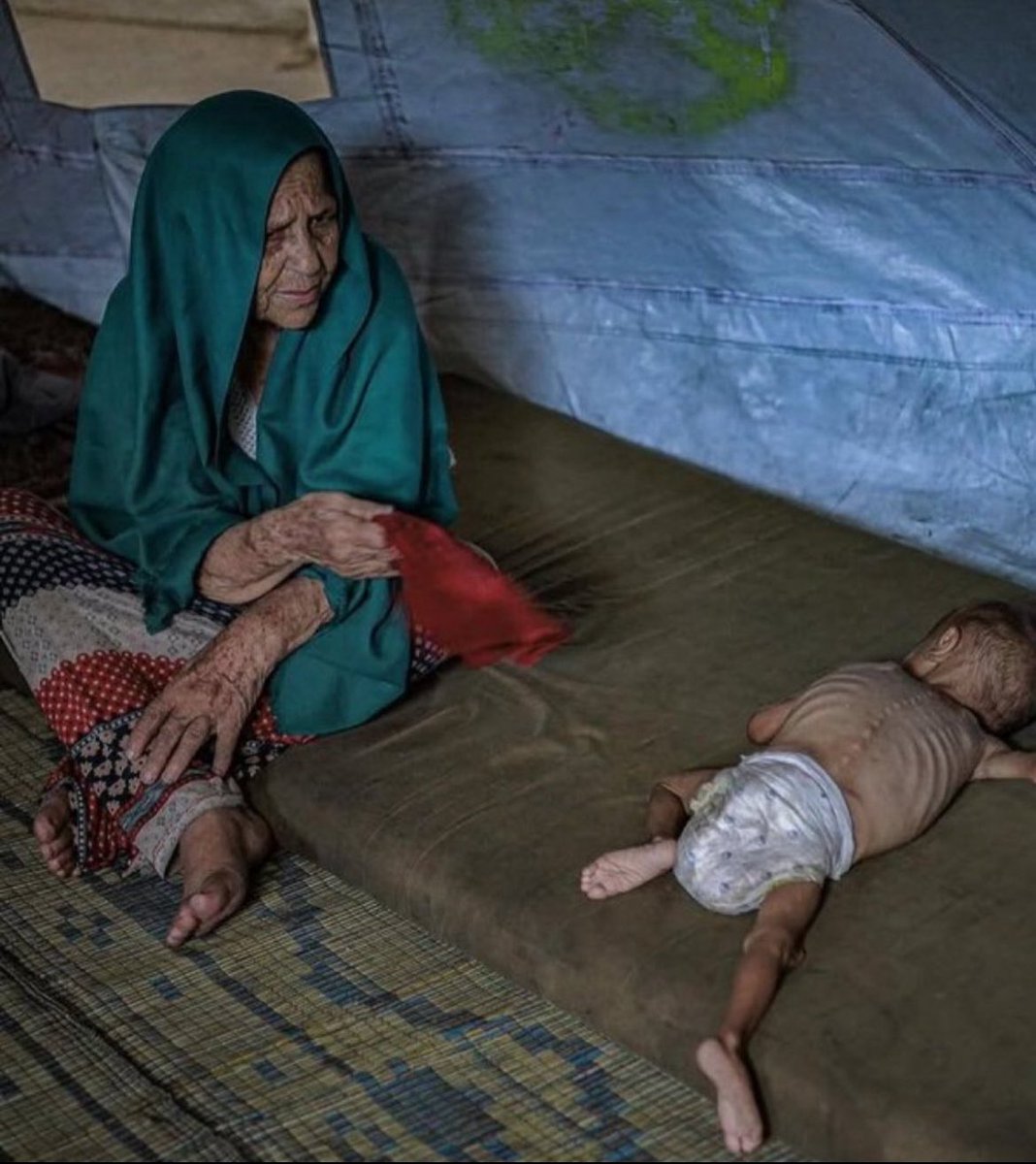 mstafaalbayrak's tweet image. “Ey Rabbim! Bu acı fotoğraflara sebep olan zalimleri, Kaffâr isminle kahru perişan eyle.”