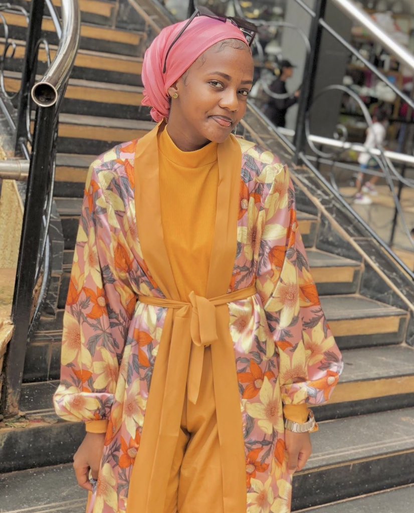 karothk256's tweet image. What do you love about Muslim girls ❤️