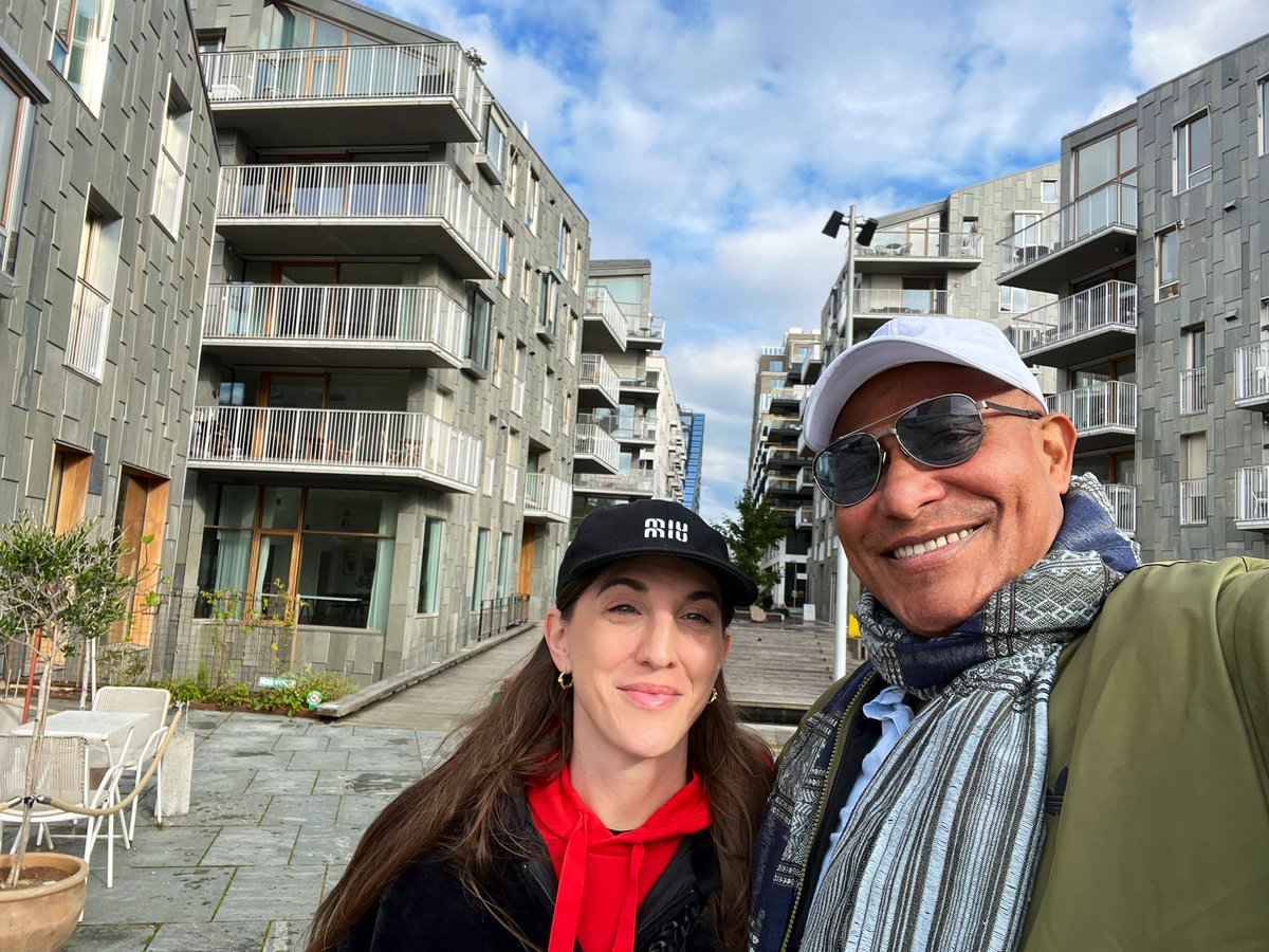 OsloCouncilman's tweet photo. I am enjoying my stylish neighbourhood of Bjørvika, 20 years ago use to be a dump before this beautiful transformation #VisitOslo https://t.co/oLlz6KGJ9y