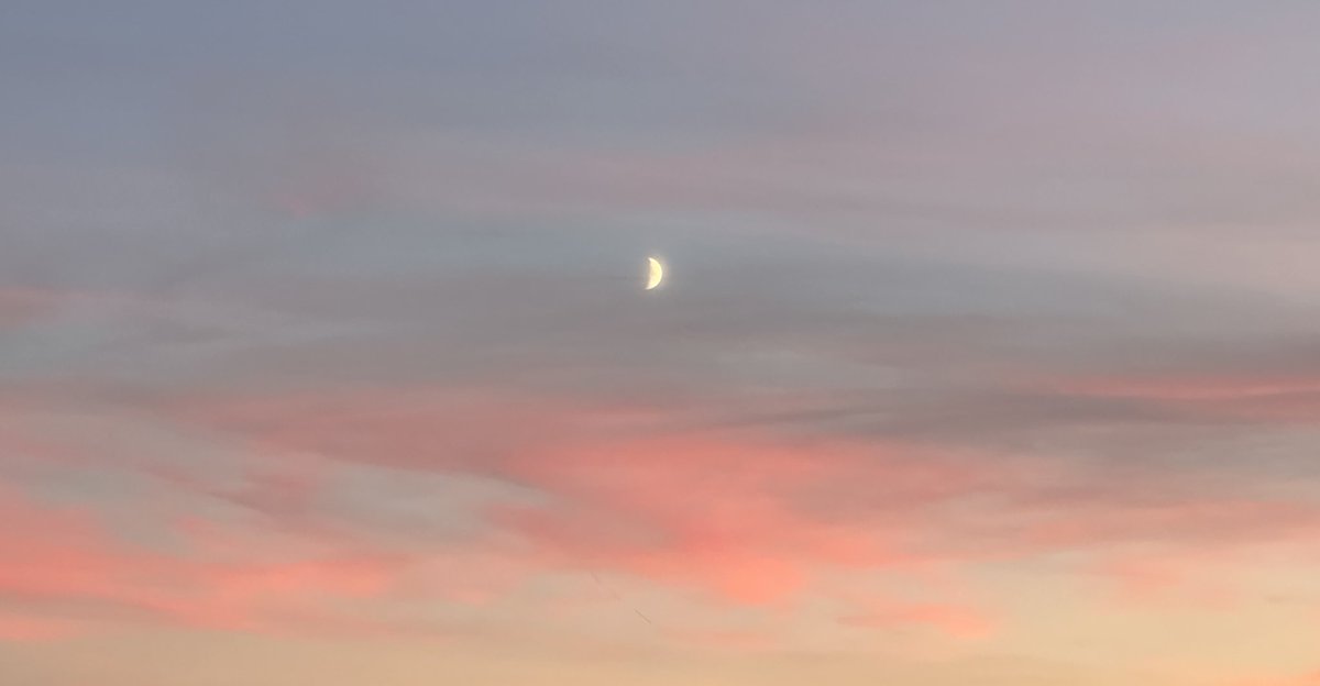 Imhadill's tweet photo. A dreamy sky to celebrate a quarter of a century… https://t.co/fM0Jeb7ZwU