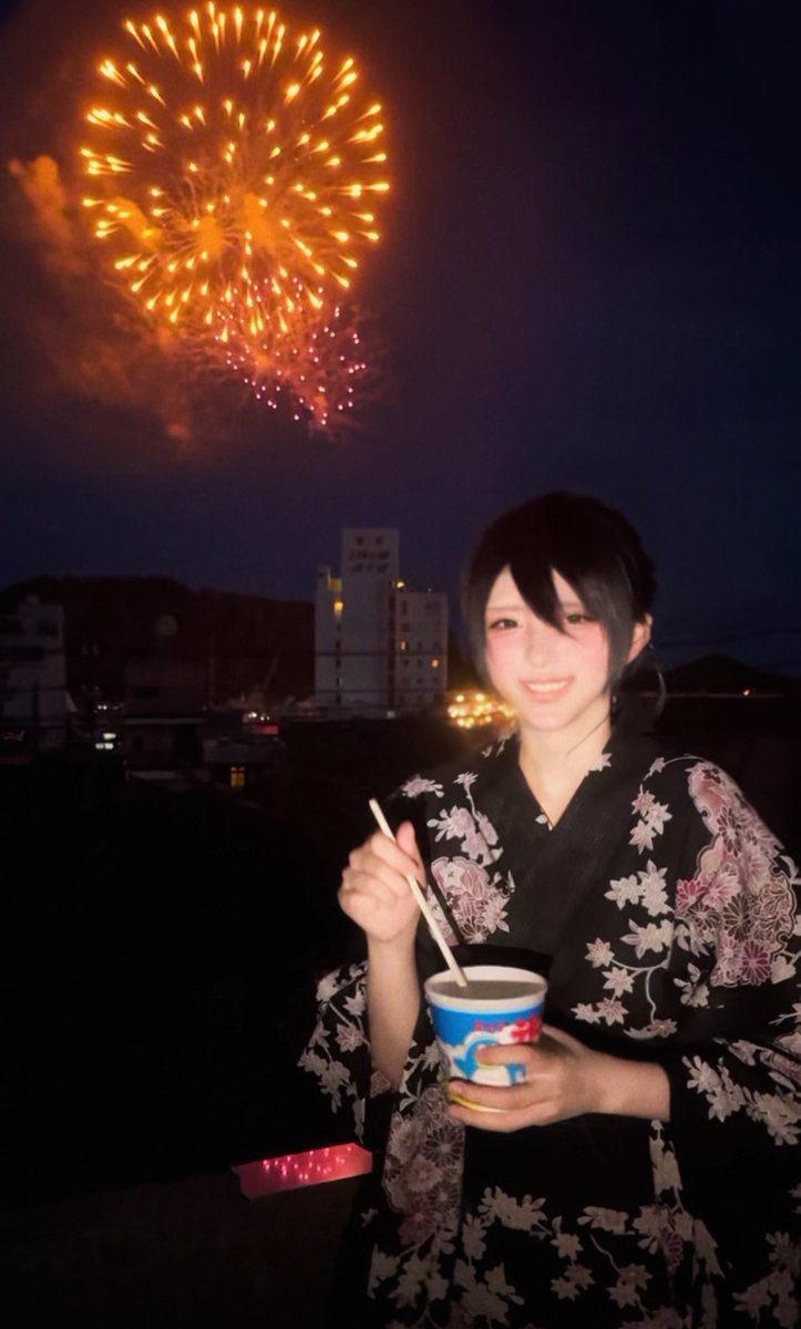去年のまつりの写真ダチに見せたら、自認レゼ＆恋雪って言われて神。最強タッグや。