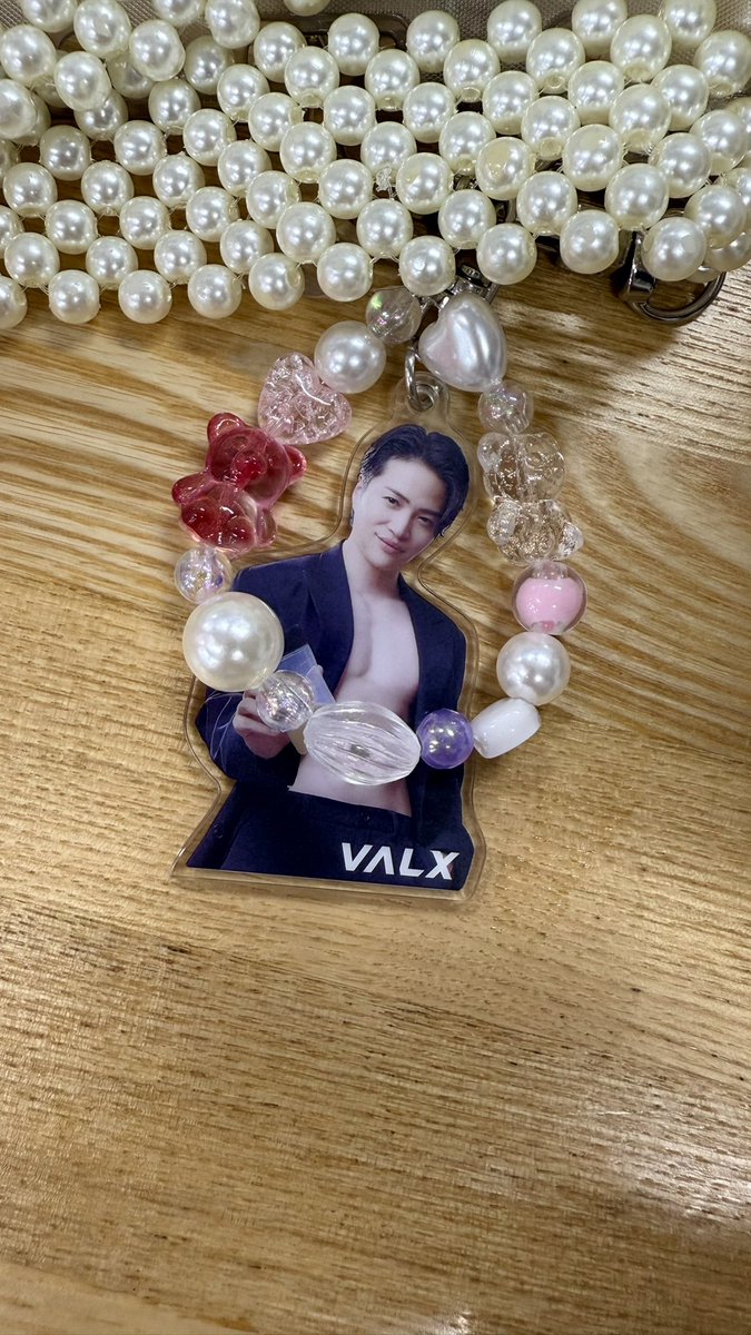 先日遊びに行った #Abib さん のポップアップが楽しくて1時間も滞在してしまった🥹✨（元々パックを愛用してた☺︎）

作ったチャームを社員証に付け替えたら、第一弾キャンペーンの菊池さんと重なって可愛くなってたのでパシャリ🫶🏻笑