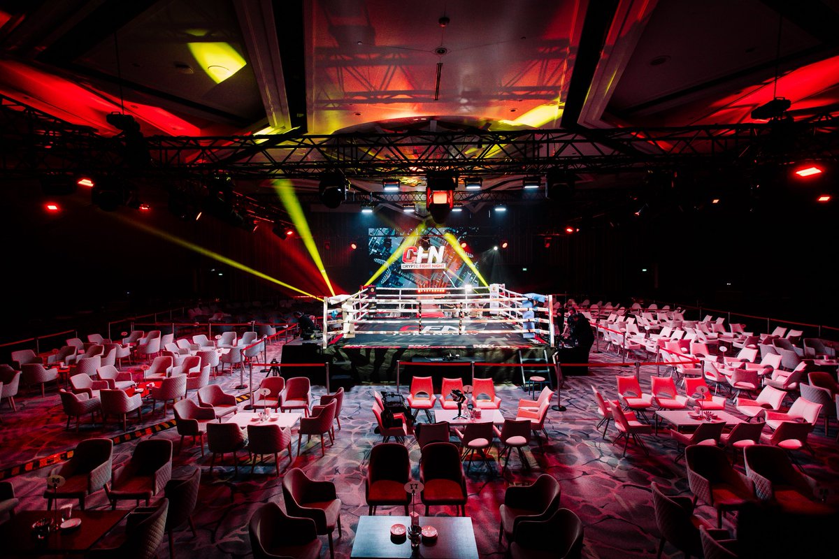 𝙏𝙃𝙀 𝙎𝙏𝘼𝙂𝙀 𝙄𝙎 𝙎𝙀𝙏 🎙️ WE ARE HOURS AWAY FROM THE BIGGEST CRYPTO  x BOXING EVENT IN THE WORLD 🌍 @crypto_bitlord7 vs @kaiynne SEE YOU SOON 🥊  #CFN | SINGAPORE | 𝟴𝗣𝗠 (