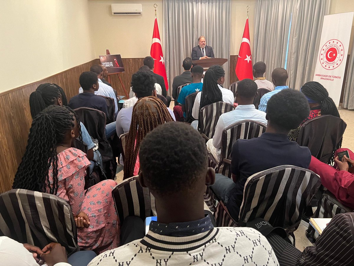 2025-2026 yılı Türkiye Bursları kapsamında Türkiye’de yükseköğrenim görmeye hak kazanan Kongo’lu öğrencilerle Büyükelçiliğimizde bir araya geldik, sorularını yanıtladık, başarı dileklerimizi aktardık.