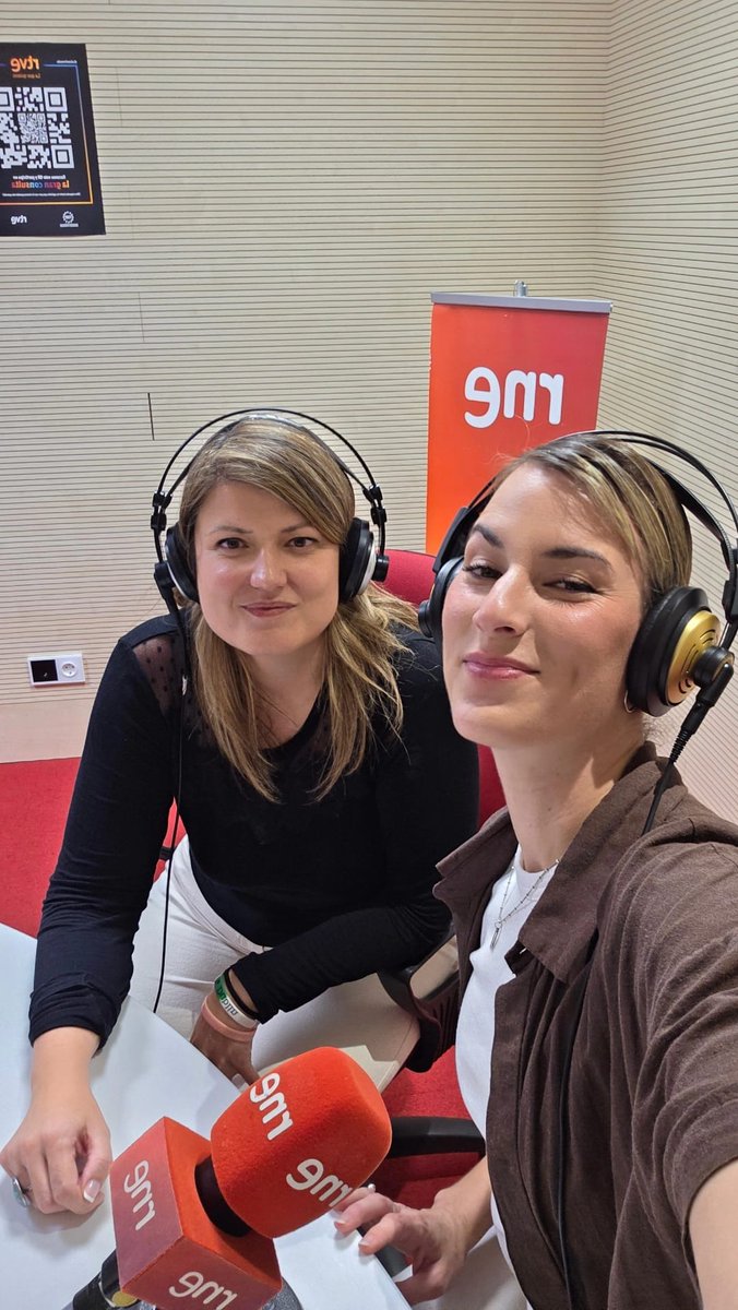 RTVEclm's tweet photo. 📻  Hoy entrevistamos en Mediodía RNE Castilla-La Mancha a Rocío Torres de @TorresFilosoVin, uno de los rostros femeninos que representan el valor del
vino artesano y sostenible en la región

📌  A partir de las 13:40h podrás escucharla en directo 

https://t.co/cMLhIF70OG https://t.co/5tjixF2wf1