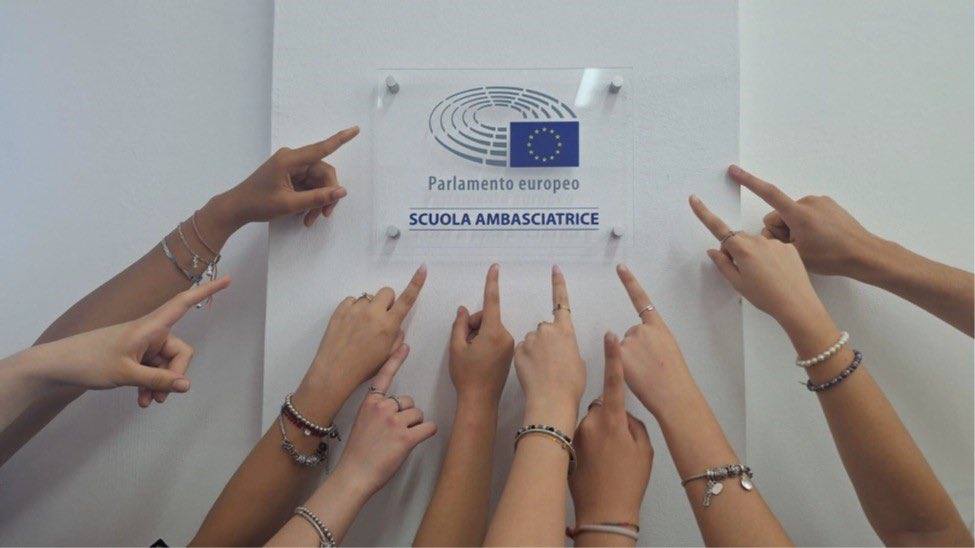 📣📣🏫🎓
Sono aperte le iscrizioni al programma EPAS - Scuola Ambasciatrice del Parlamento europeo - per l’anno scolastico 2025-2026!

🧭Il percorso, promosso dal Parlamento europeo, vuole avvicinare gli studenti all’UE, per conoscerla e confrontarsi.

rome.europarl.europa.eu/home/pageconte…