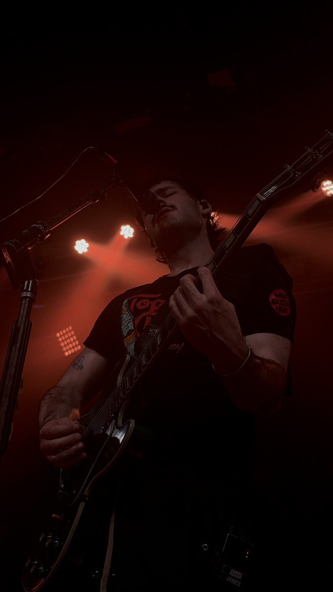 Hey <a href="/JamesMarriottYT/">James Marriott</a> I think you should have these, you were phenomenal. 

All love from Seattle from the girl with the hole in her leg <3