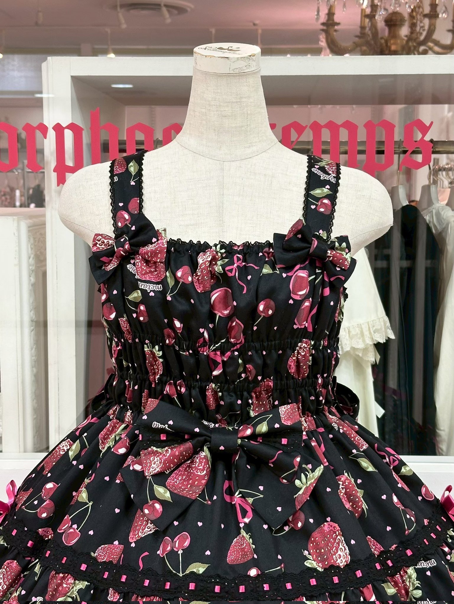 【新作】メタモルフォーゼ　Lady Fruit柄OP　ブラック【美品】 Lady Fruit 半袖ワンピース | metamorphose temps de fille