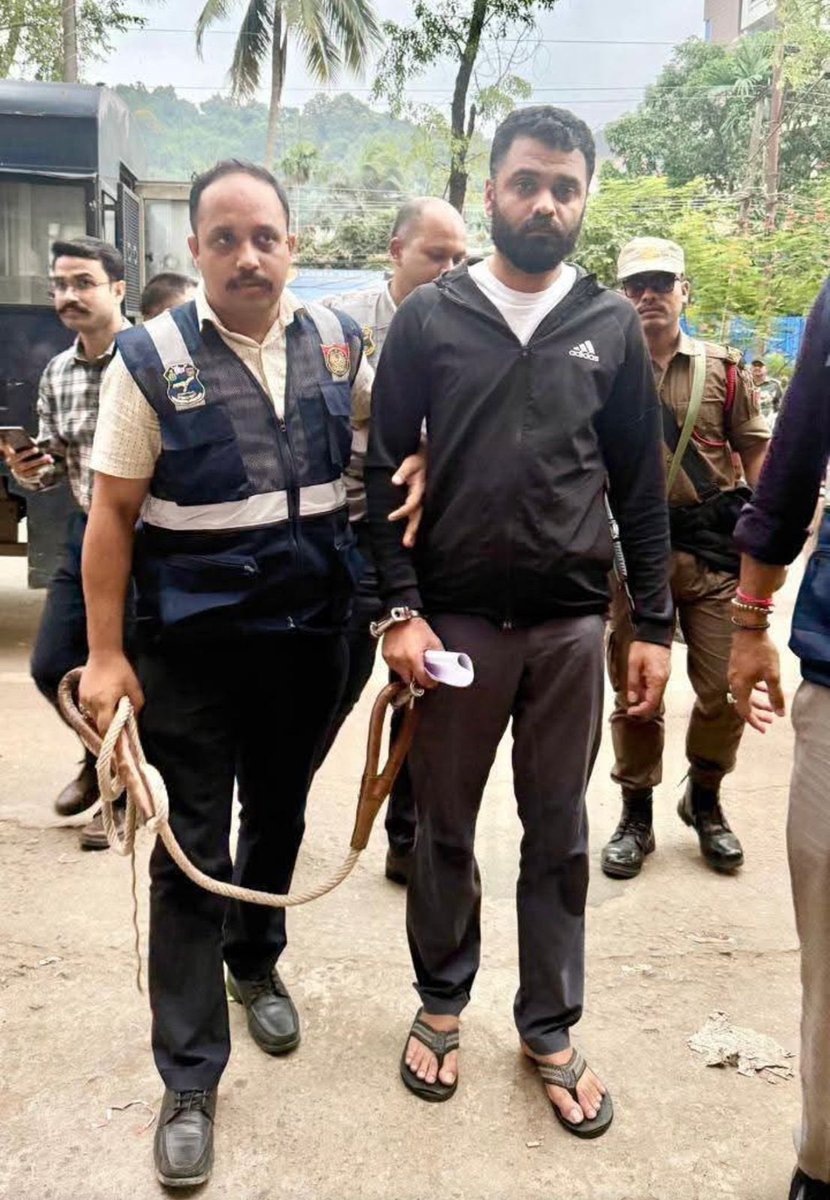 ukhrultimes's tweet image. #UTSnippet: Late singer-actor Zubeen Garg’s manager Siddhartha Sharma, and Shyamkanu Mahanta, North East India Festival, Singapore, organizer, were arrested in Delhi and transported to Guwahati, as per reports.
#ZubeenGarg 
#NorthEastIndiaFestival
#NorthEastIndiaFestivalSingapore