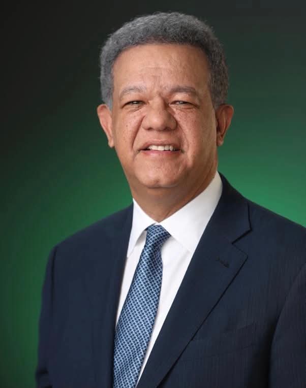 Apagones constantes paralizan la vida diaria, afectando economía familiar y seguridad. Leonel Fernández denuncia que el pacto eléctrico del PRM falló, trayendo más cortes y tarifas abusivas. Propone un modelo eficiente para energía 24/7. Soluciones con Leonel. 

#LeonelFernández