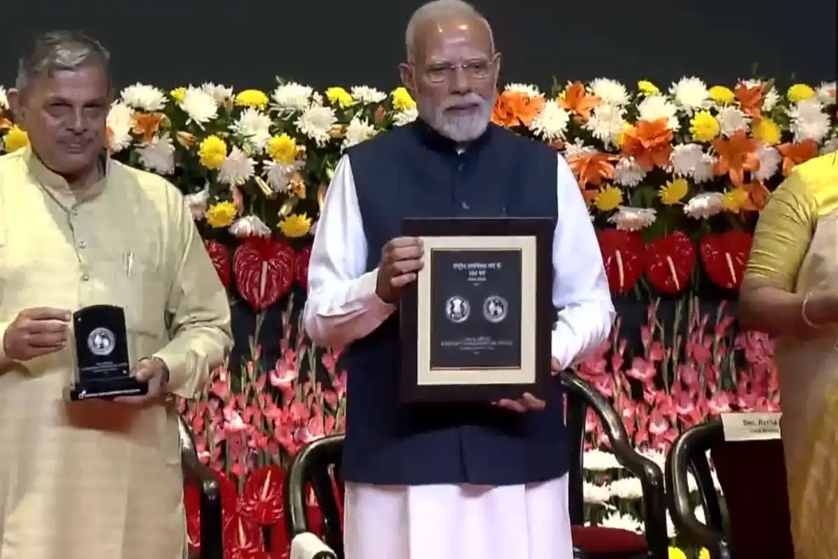 cryptonianAnsh's tweet photo. 🇮🇳Indian PM Narendra Modi introduced a new, special ₹100 coin. https://t.co/WQFx739dso