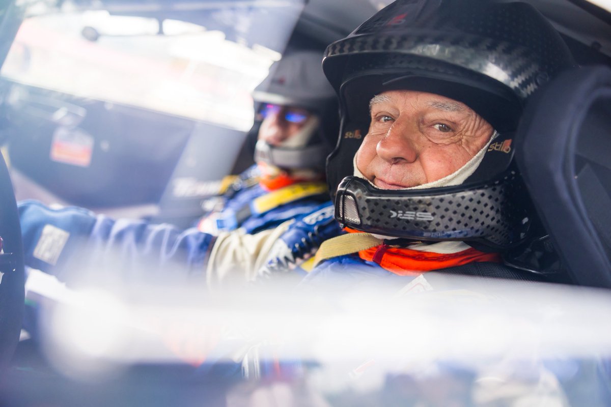 TeamFJofficial's tweet photo. Retour sur le Rallye cœur de France. 🇫🇷 

Alors que Jean Luc roché et Olivier Bacle se battaient pour une victoire en RGT. Une double crevaison a mis fin prématurément à leur rallye. Il restera néanmoins un maximum de plaisir ! 

#rallye #alpinergt #teamfj https://t.co/9cPpTx0ysN