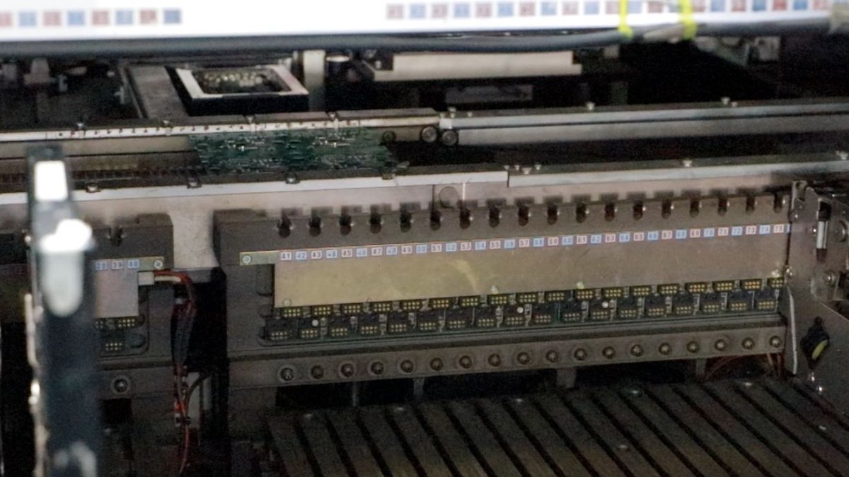 electronic_lb's tweet image. Full-process display of PCBA production! Circuit boards are neatly prepared, and automated equipment processes them precisely—every step exudes professionalism～#PCBA #ElectronicManufacturing #CircuitBoardProduction