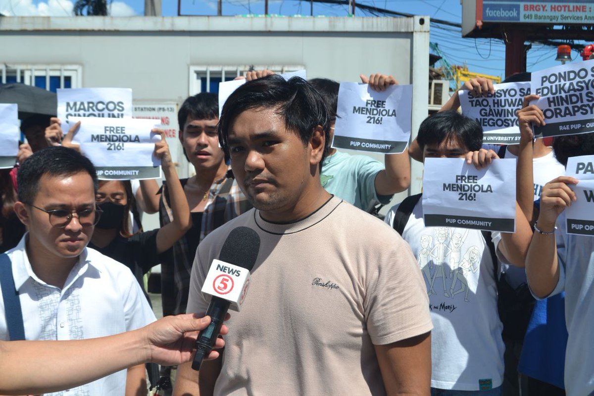 CEGPhils's tweet image. LOOK: Gio Caballes, an Engineering student and student leader from the Polytechnic University of the Philippines (PUP), was released today, October 1, after more than a week of illegal detention at the Manila Police District–Baseco Police Station (PS-13).
#KurakotManagot